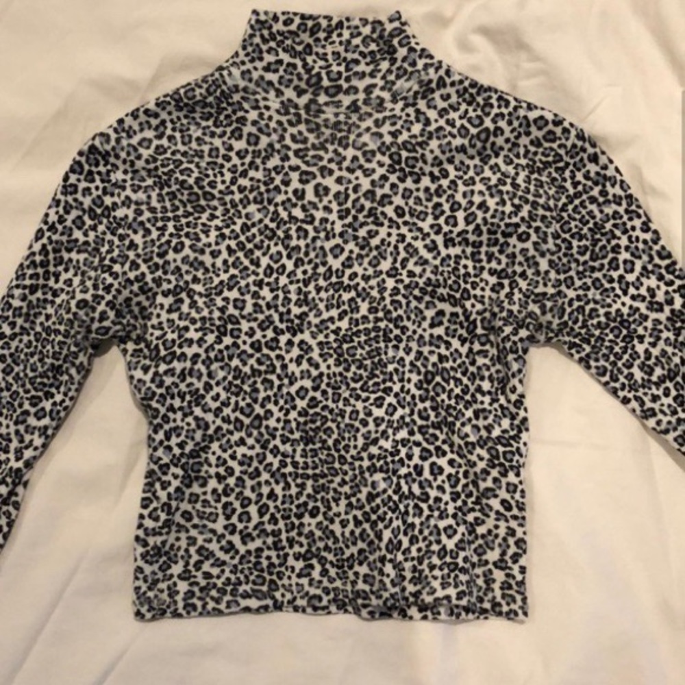 brandy melville blue leopard daniela top